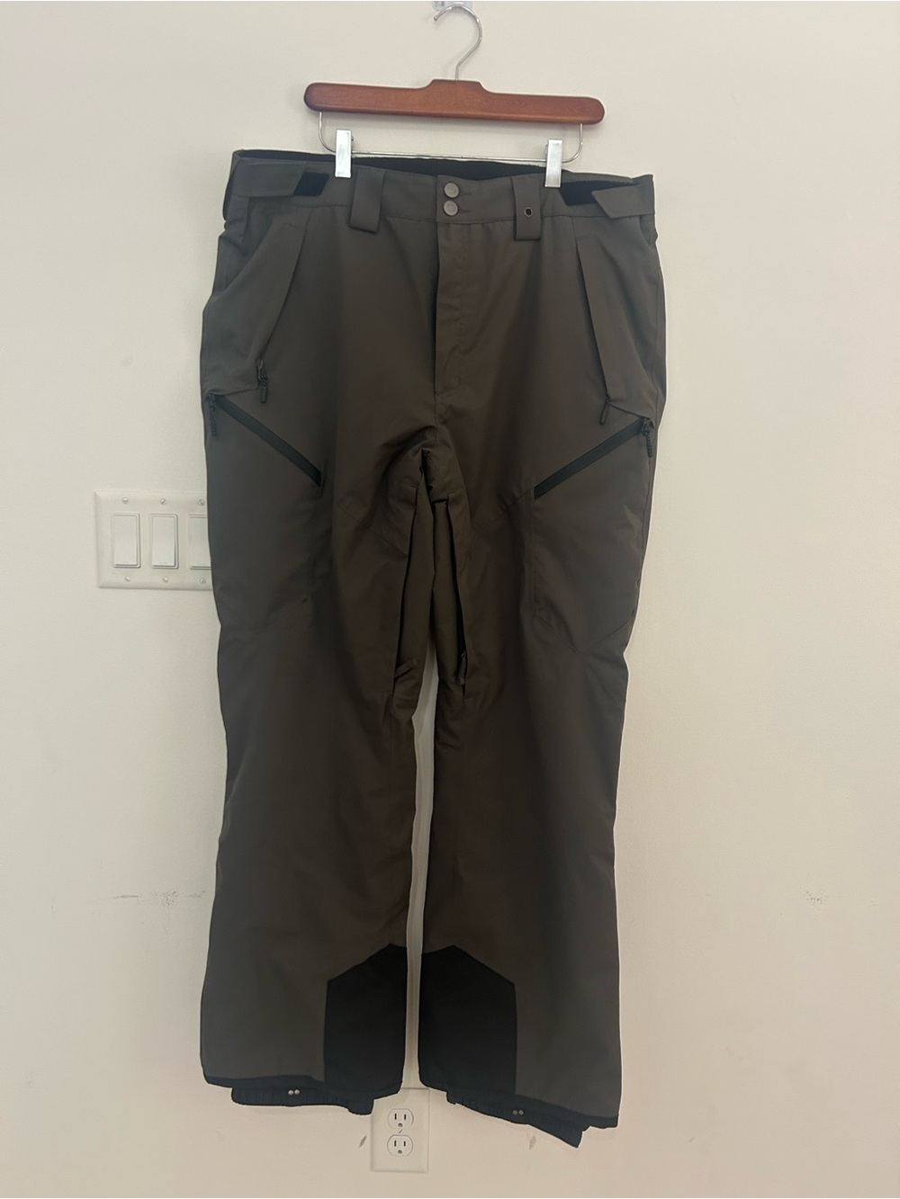 Iceburg Outerwear Ski Snowboard Pants Mens L Warm Gray Snow Pants Zip Pockets